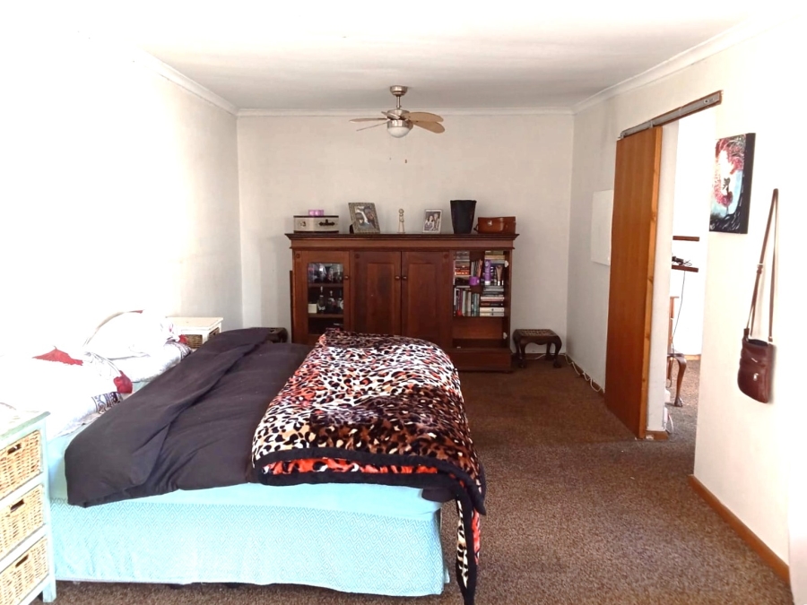 4 Bedroom Property for Sale in Bothasig Western Cape
